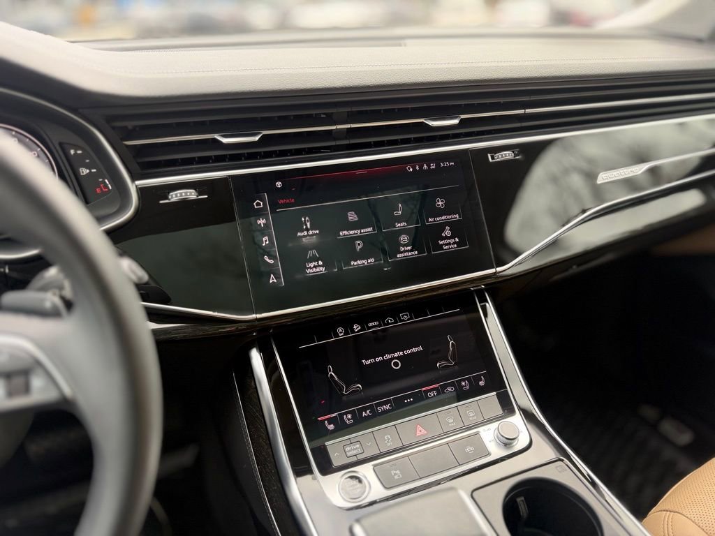 Used 2023 Audi Q7 3.0T Premium Plus w/ Premium Plus Package image 18