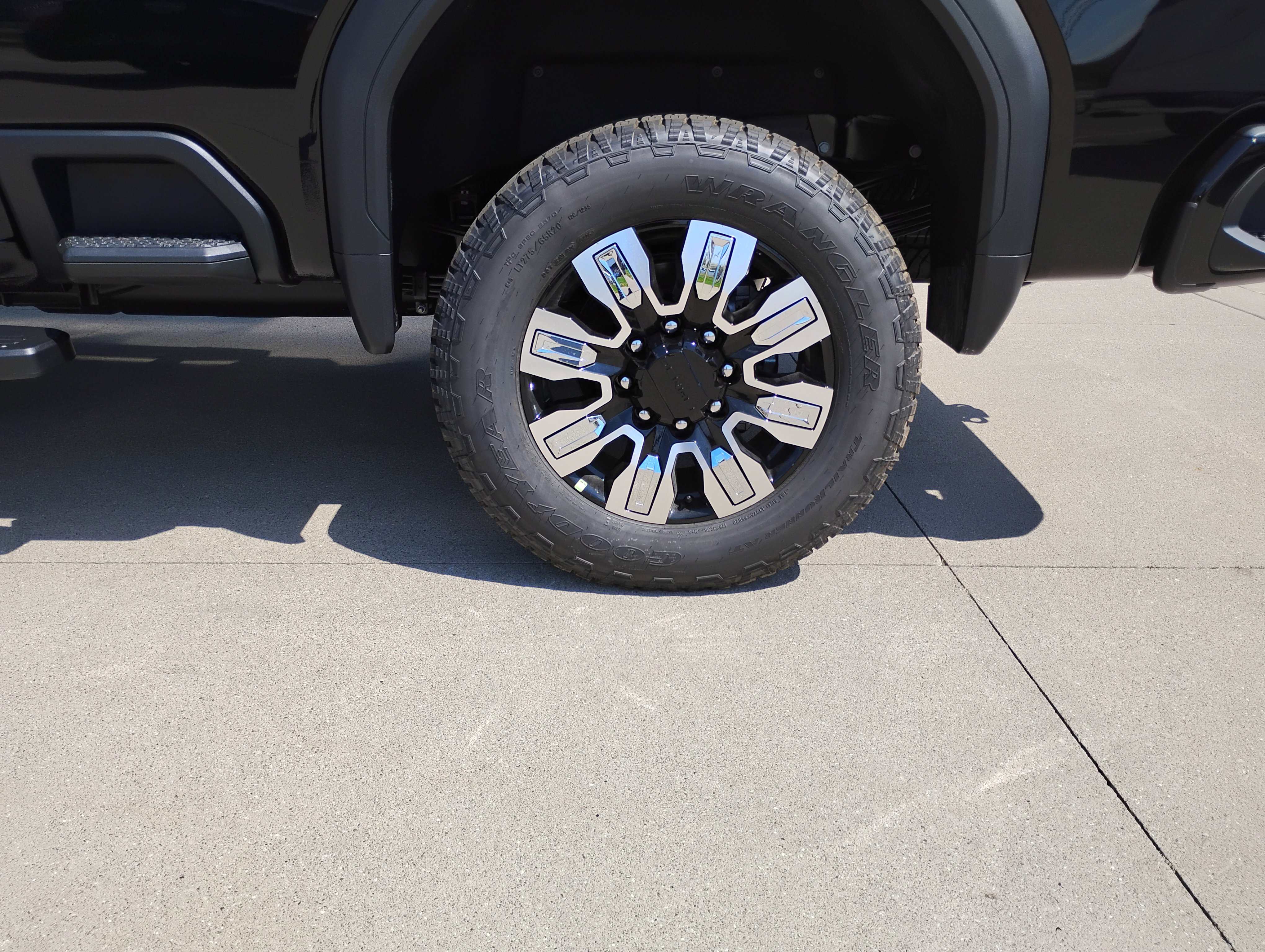 New 2025 GMC Sierra 2500 Denali w/ Max Trailering Package image 16