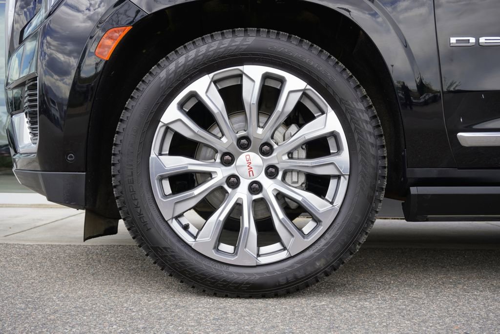Used 2023 GMC Yukon XL Denali w/ Denali Reserve Package AWD/4WD image 34