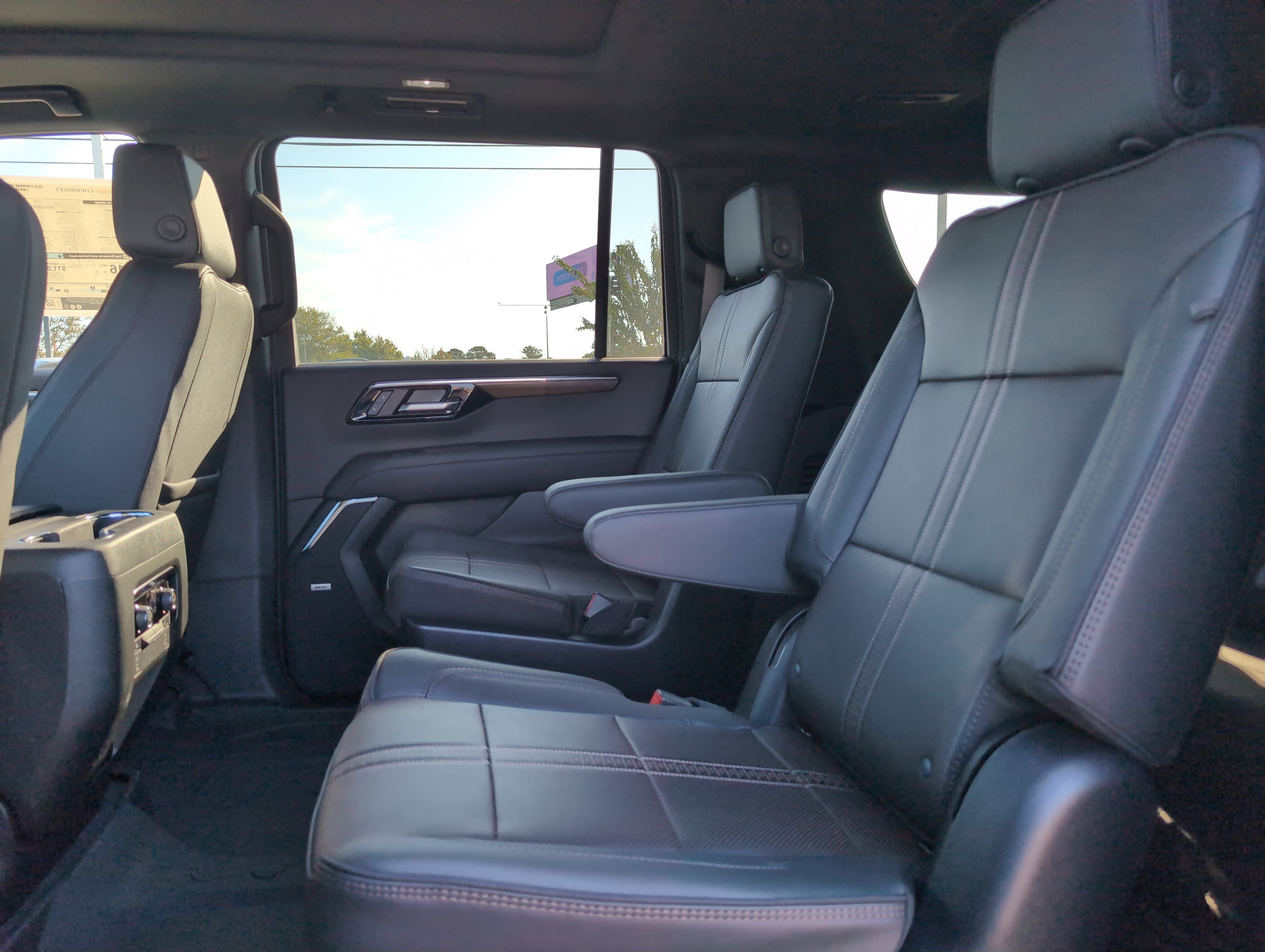 New 2026 Chevrolet Suburban High Country w/ LPO, Illumination Package image 30