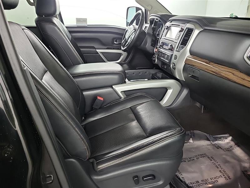 Used 2019 Nissan Titan SL w/ Chrome Package image 14
