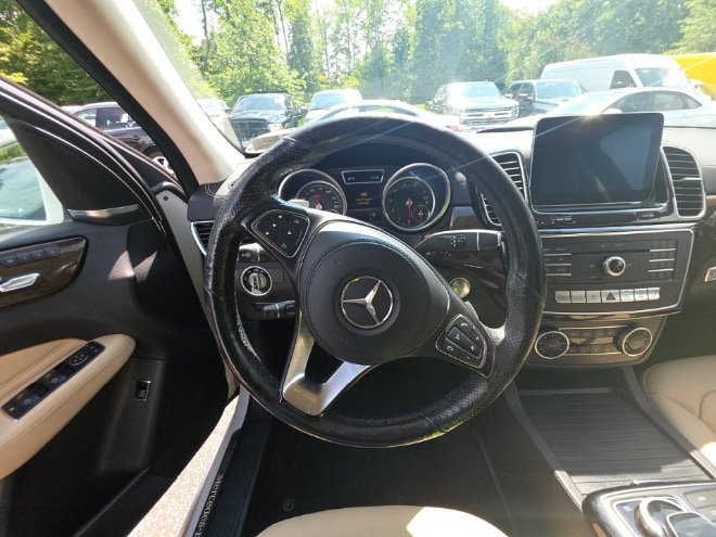Used 2018 Mercedes-Benz GLS 450 4MATIC w/ Premium Package image 10