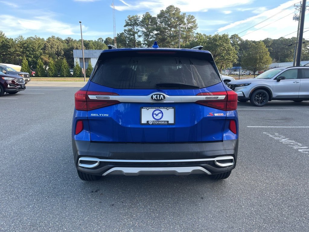 Certified 2021 Kia Seltos S image 6