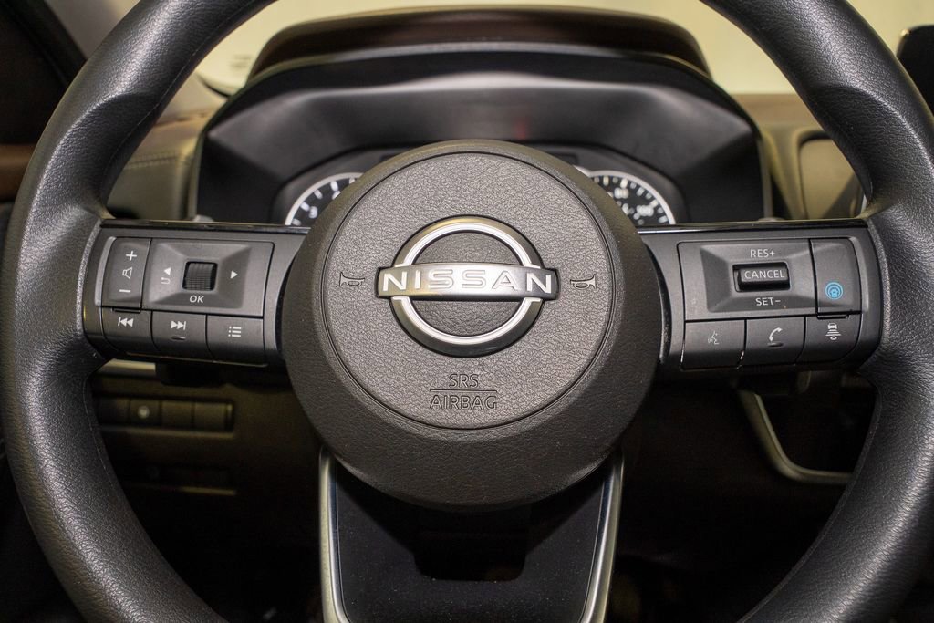 Used 2023 Nissan Rogue SV image 17