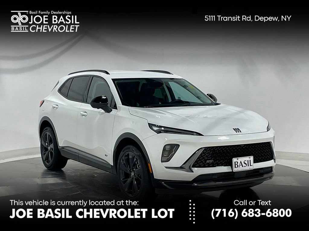 Used 2025 Buick Envision Sport Touring image 1