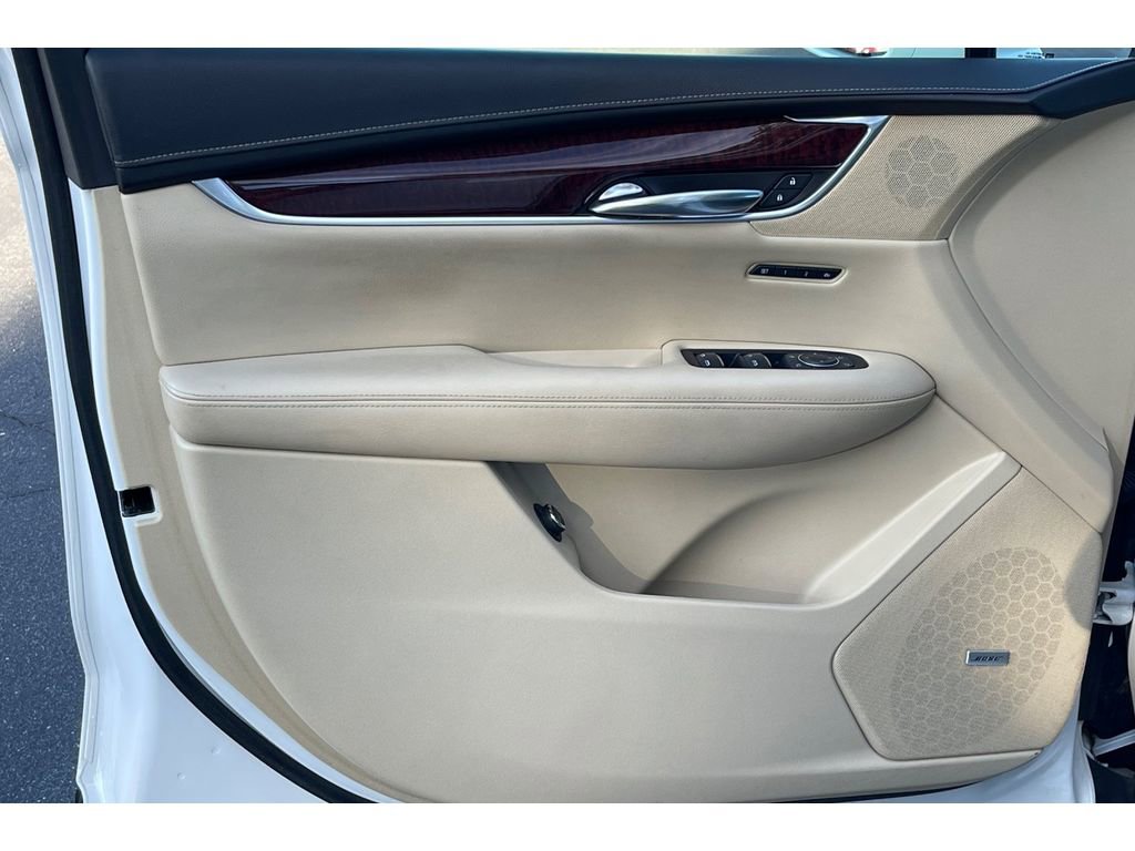 Used 2017 Cadillac XT5 Luxury w/ Driver Awareness Package image 12