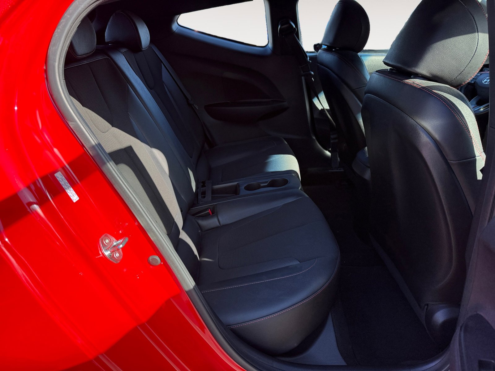 Used 2019 Hyundai Veloster 2.0 Premium image 18