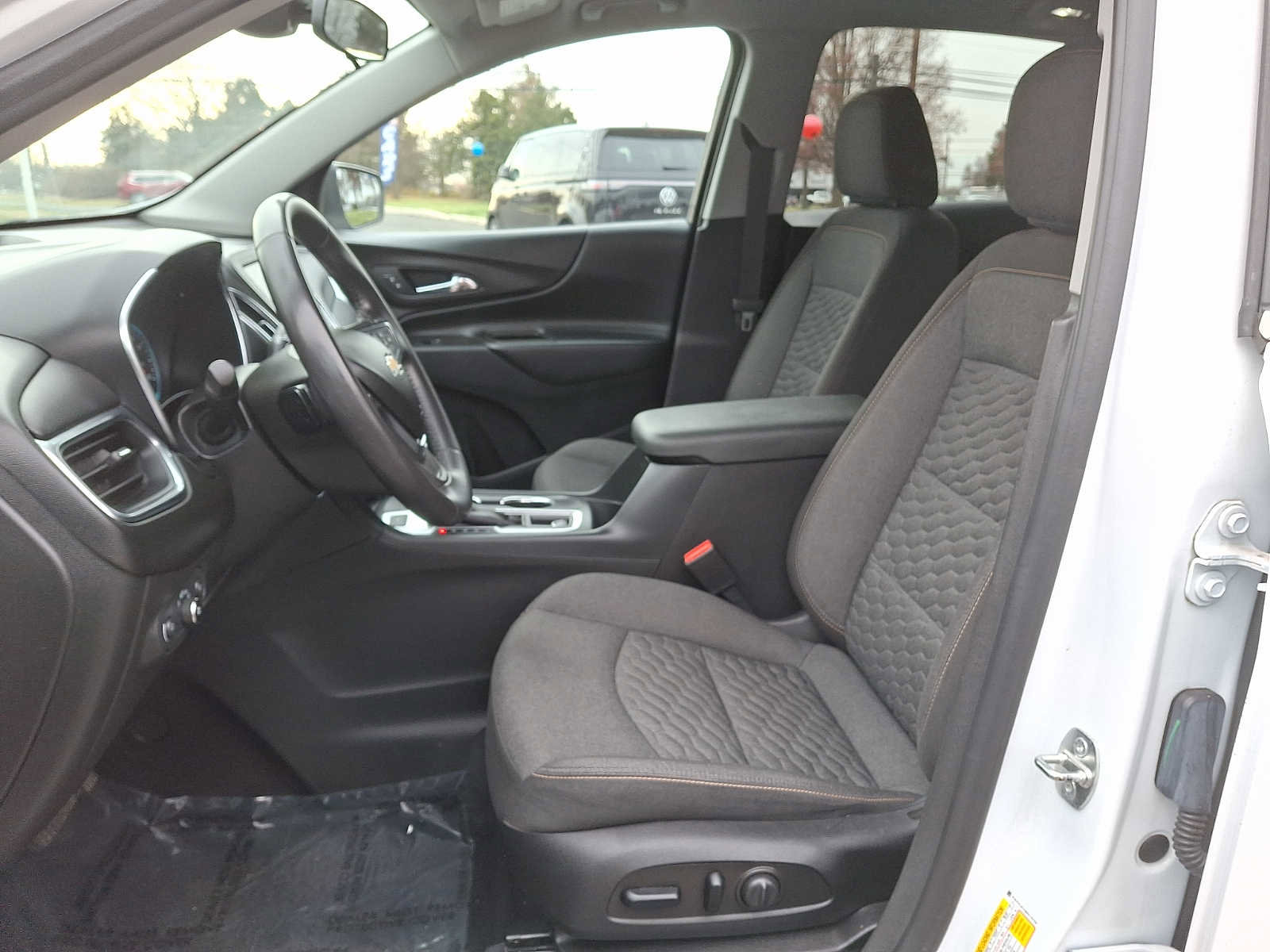 Used 2021 Chevrolet Equinox LT image 10