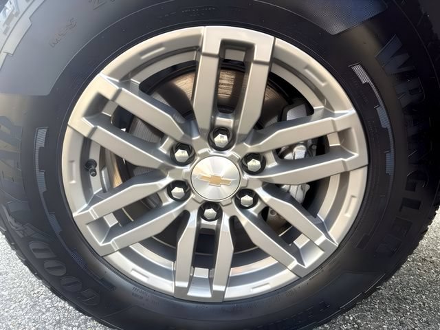 Used 2023 Chevrolet Colorado LT w/ LT Convenience Package AWD/4WD image 15