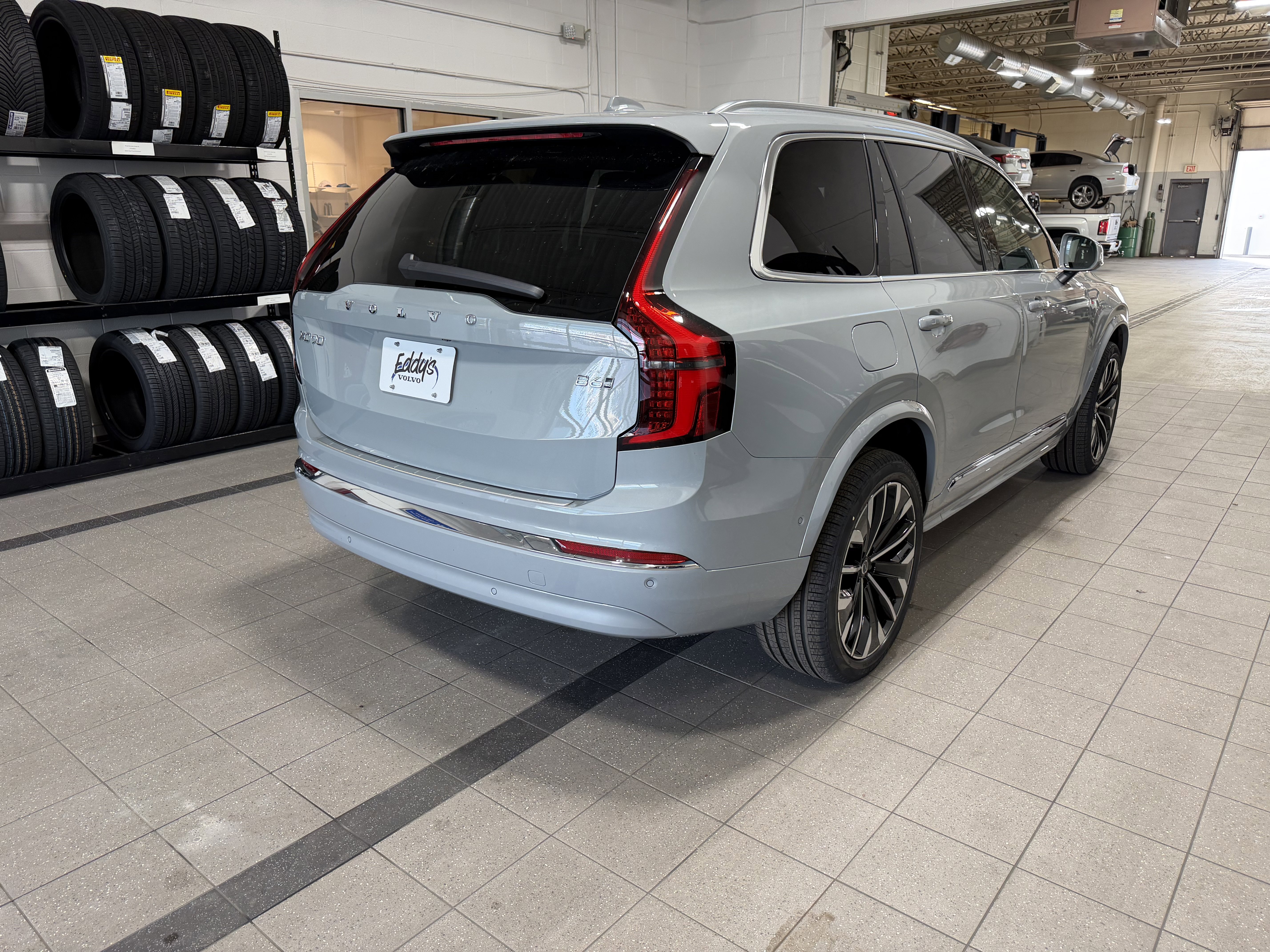 New 2026 Volvo XC90 B6 Plus w/ Protection Package Premier AWD/4WD image 9