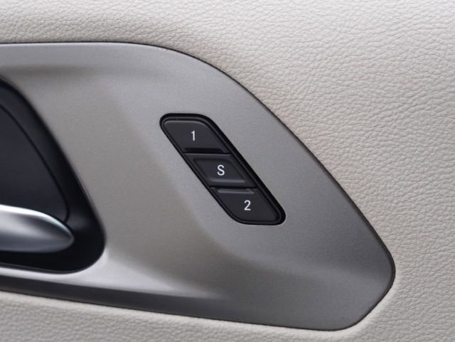 Used 2020 Chrysler Pacifica Touring-L image 34