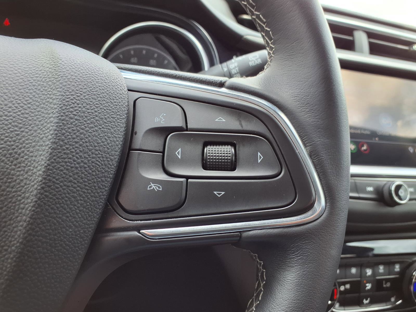 Used 2023 Buick Encore GX Select w/ Sport Touring Package image 17