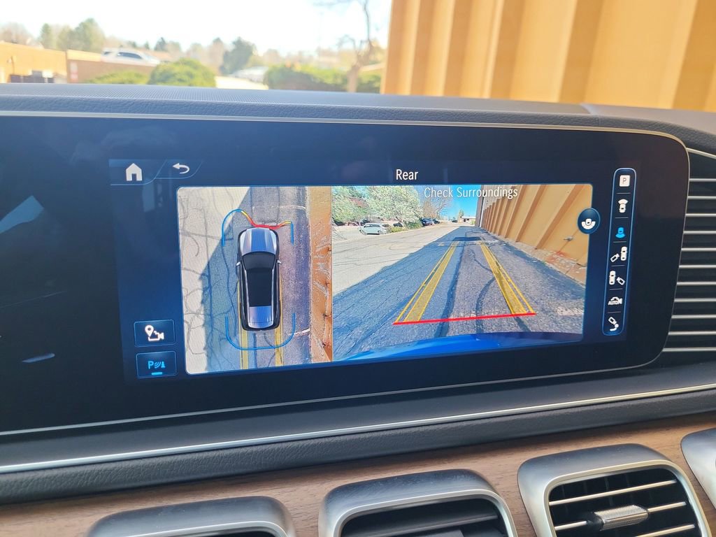 Used 2024 Mercedes-Benz GLS 450 4MATIC image 18