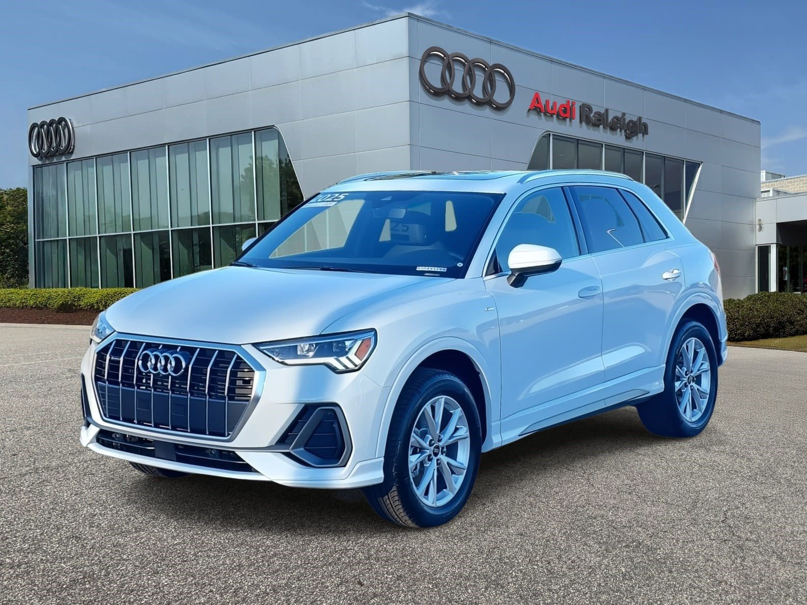Certified 2025 Audi Q3 2.0T Premium Plus w/ Premium Plus Package