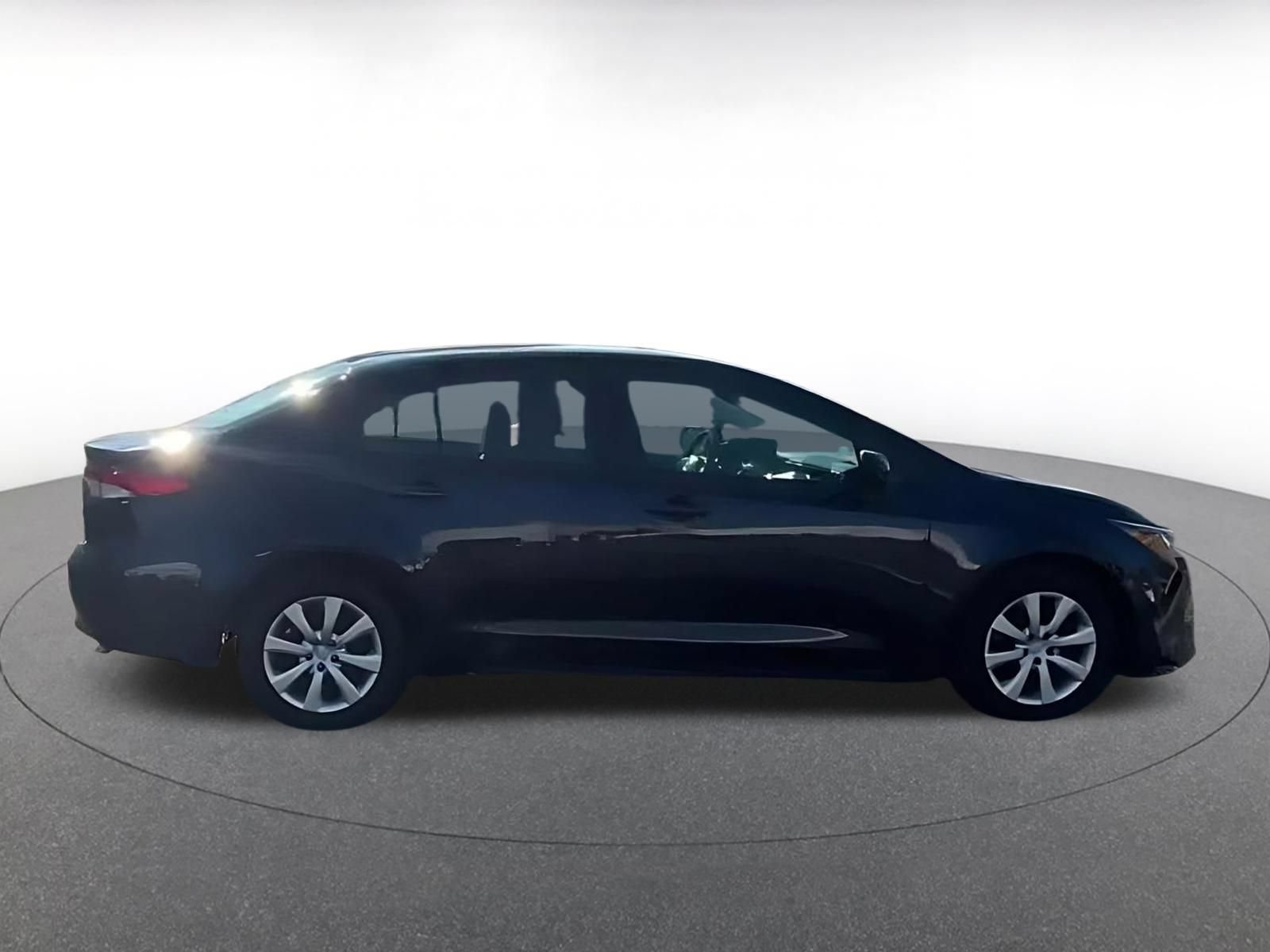 Used 2025 Toyota Corolla LE FWD image 14