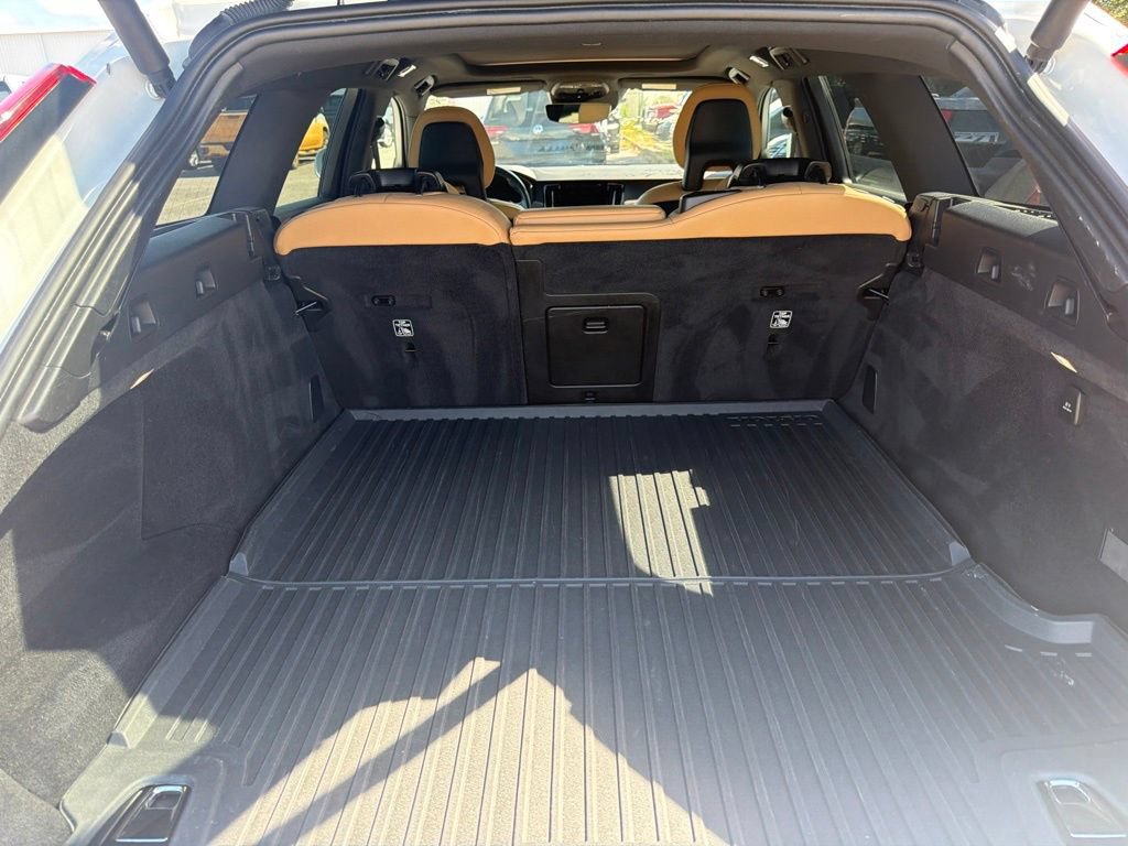 Used 2018 Volvo V90 T5 Cross Country w/ Convenience Package AWD/4WD image 21