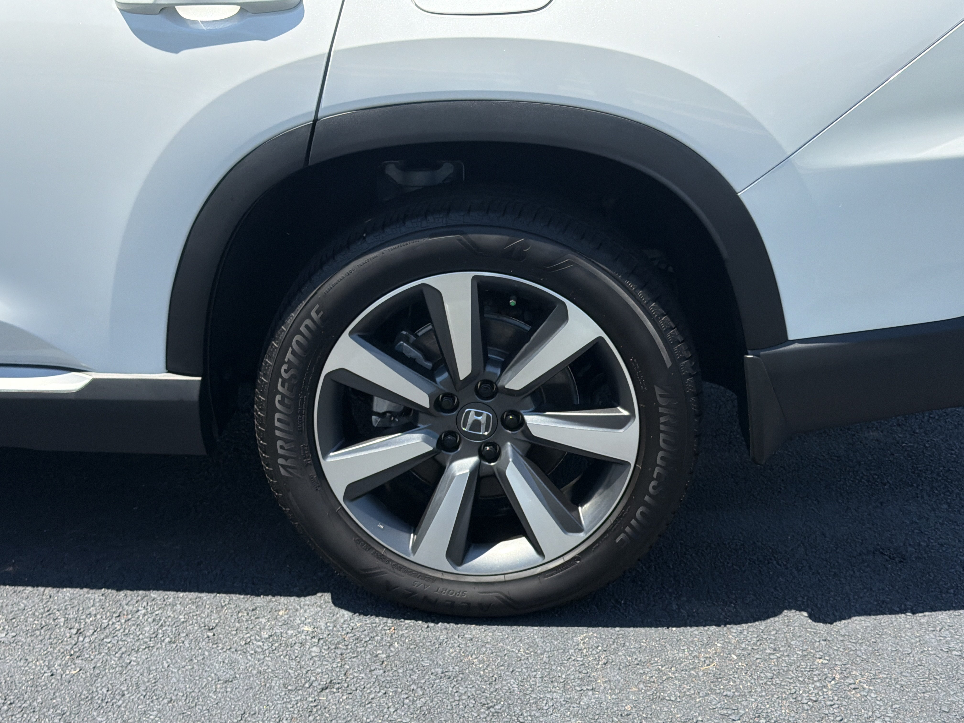 Used 2025 Honda Pilot Elite image 35