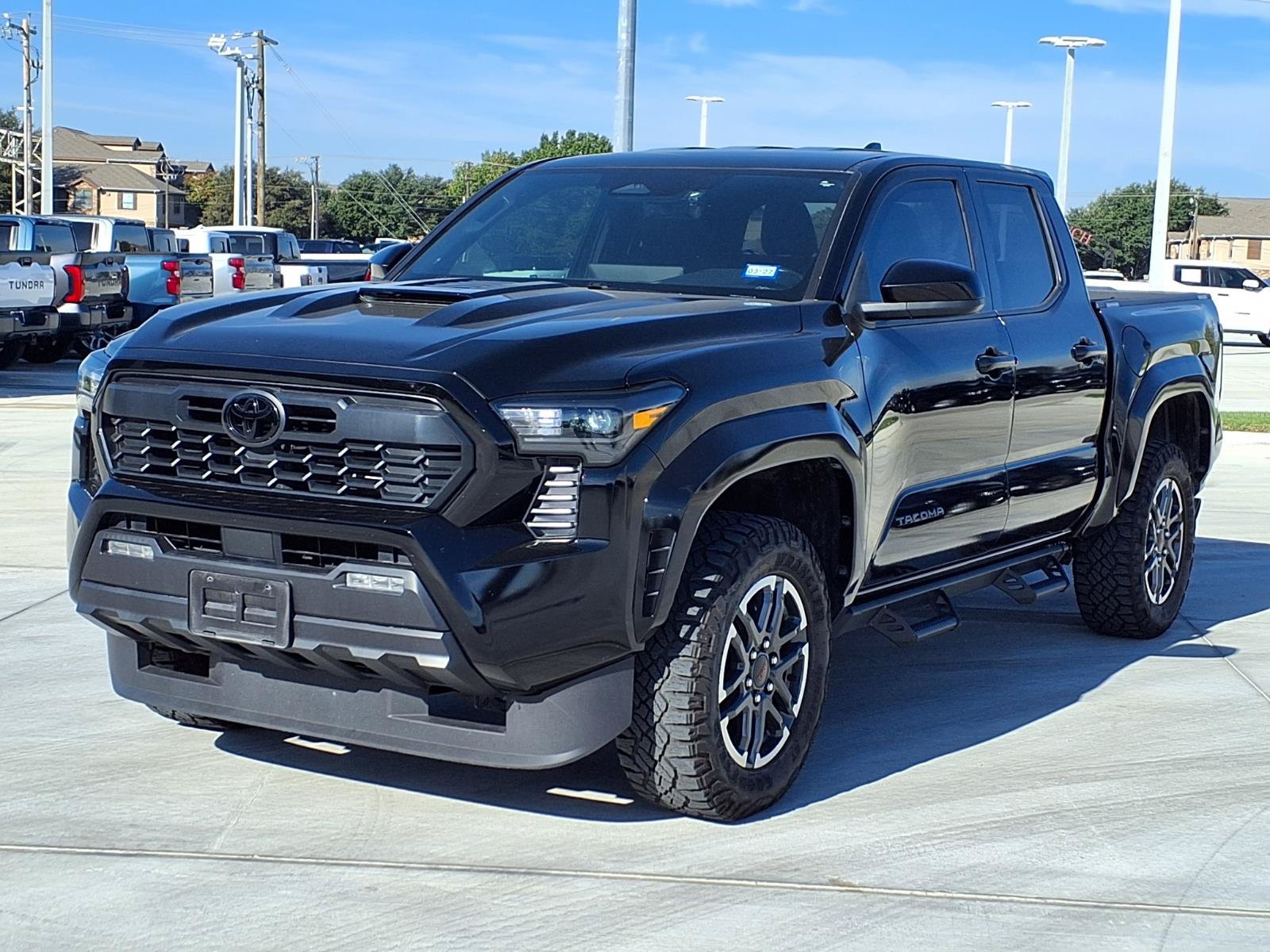 Used 2025 Toyota Tacoma TRD Sport AWD/4WD image 3