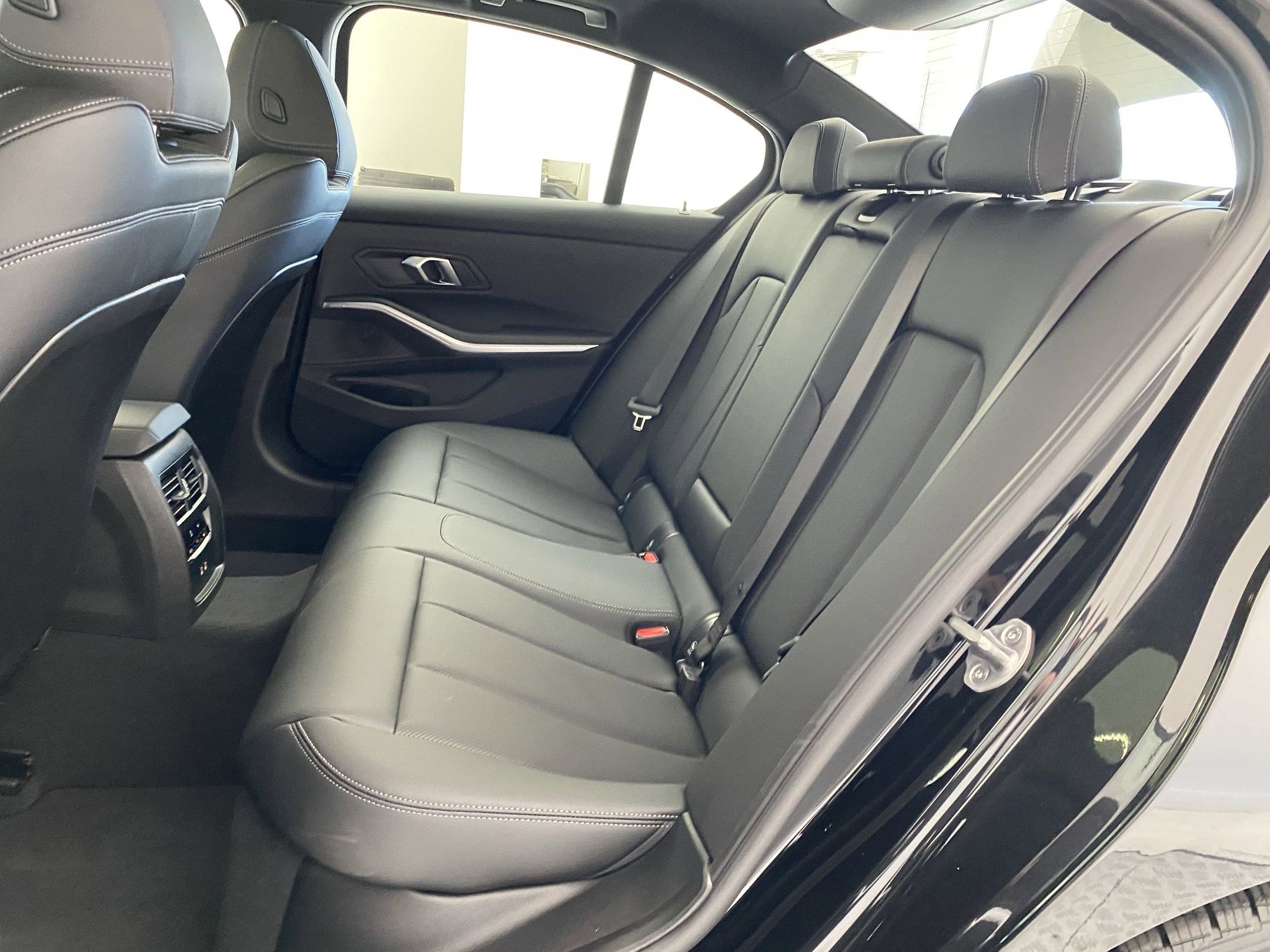 Used 2025 BMW 330i xDrive Sedan w/ Convenience Package image 13