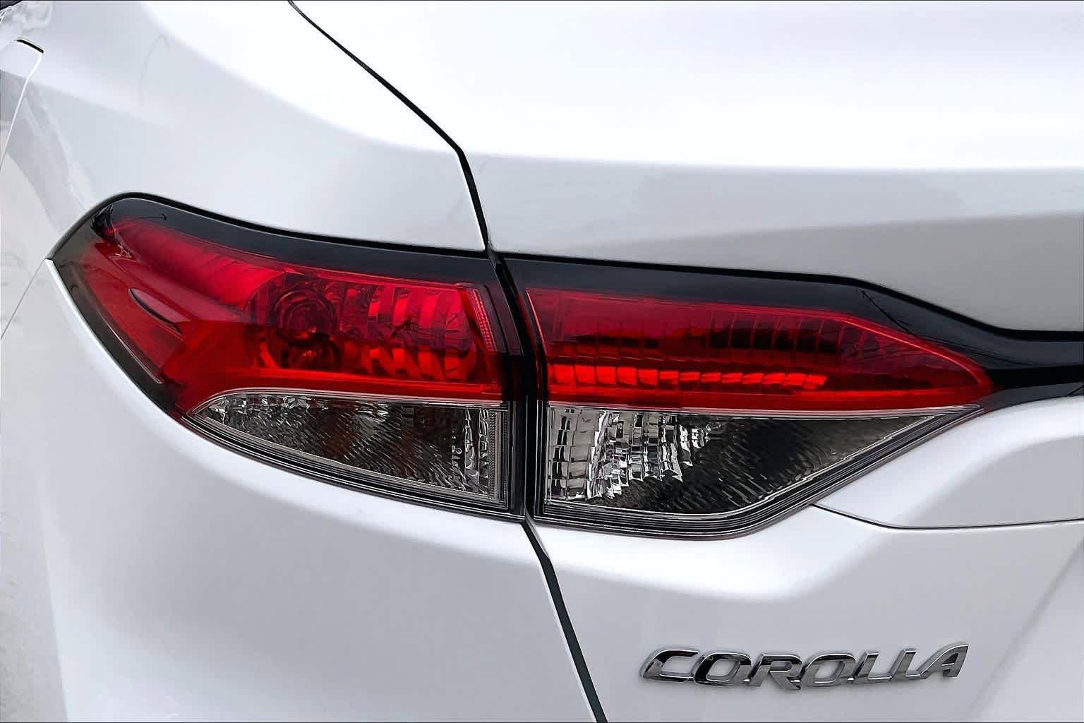 Used 2023 Toyota Corolla LE FWD image 28