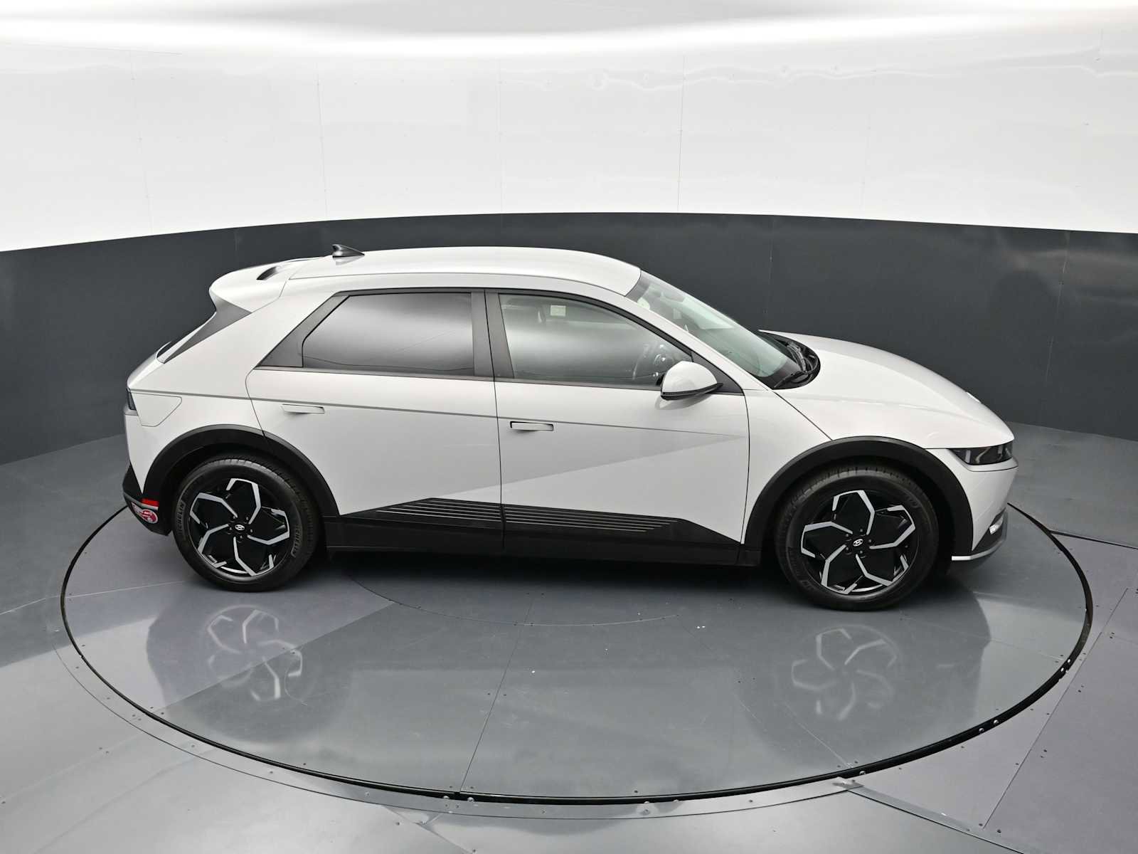 Used 2024 Hyundai Ioniq 5 SEL image 19