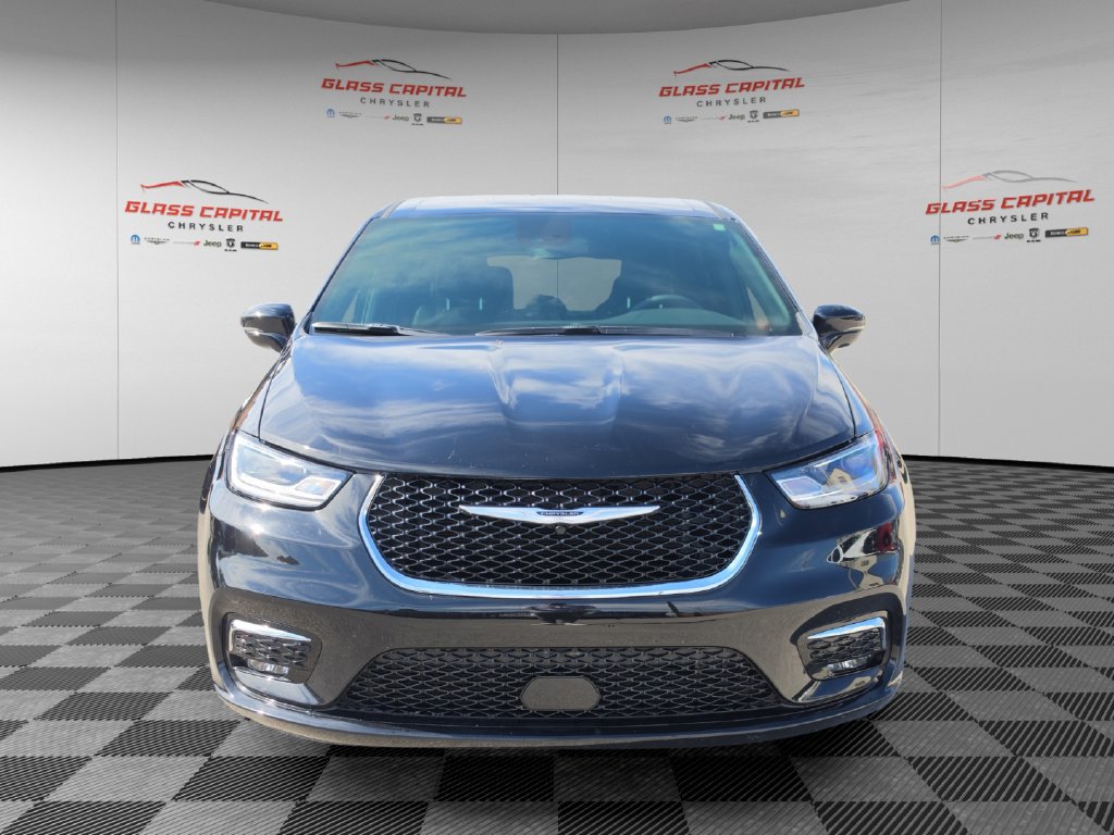Used 2026 Chrysler Pacifica Select FWD image 2