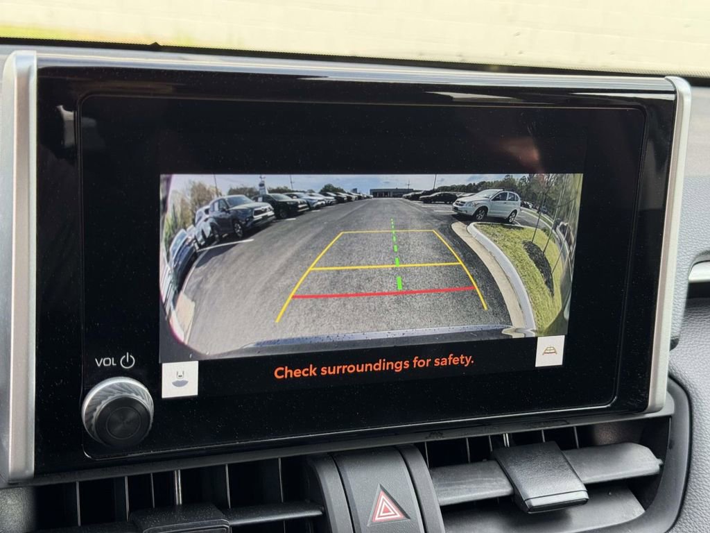Used 2024 Toyota RAV4 LE image 4