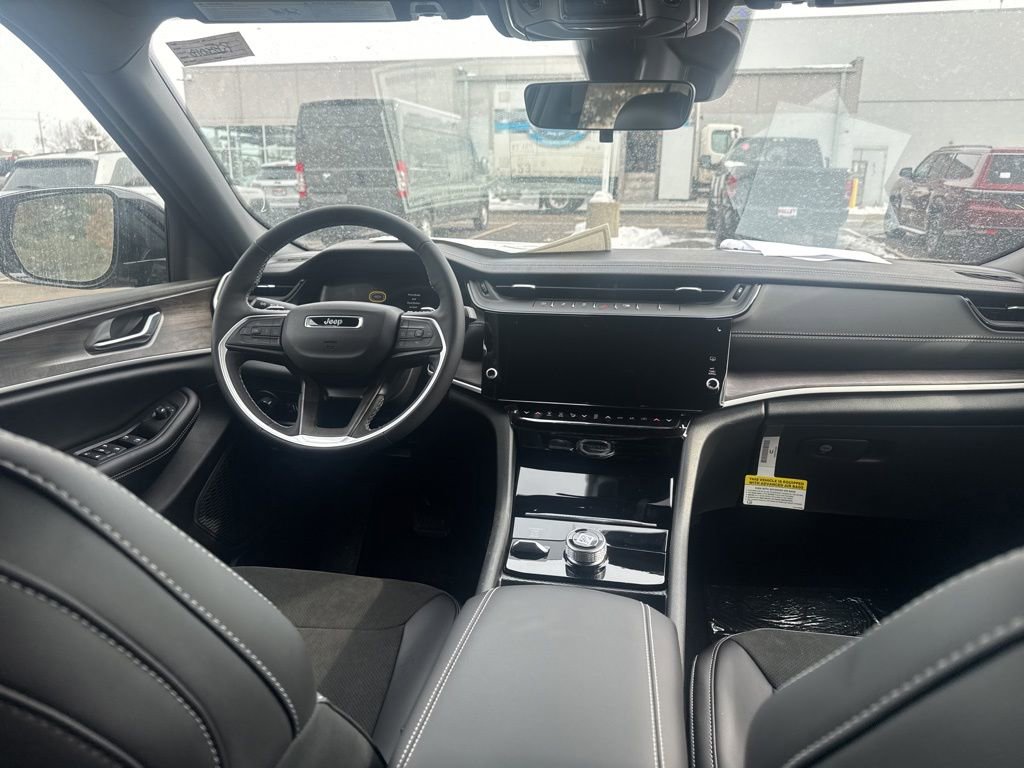 New 2026 Jeep Grand Cherokee Altitude AWD/4WD image 39