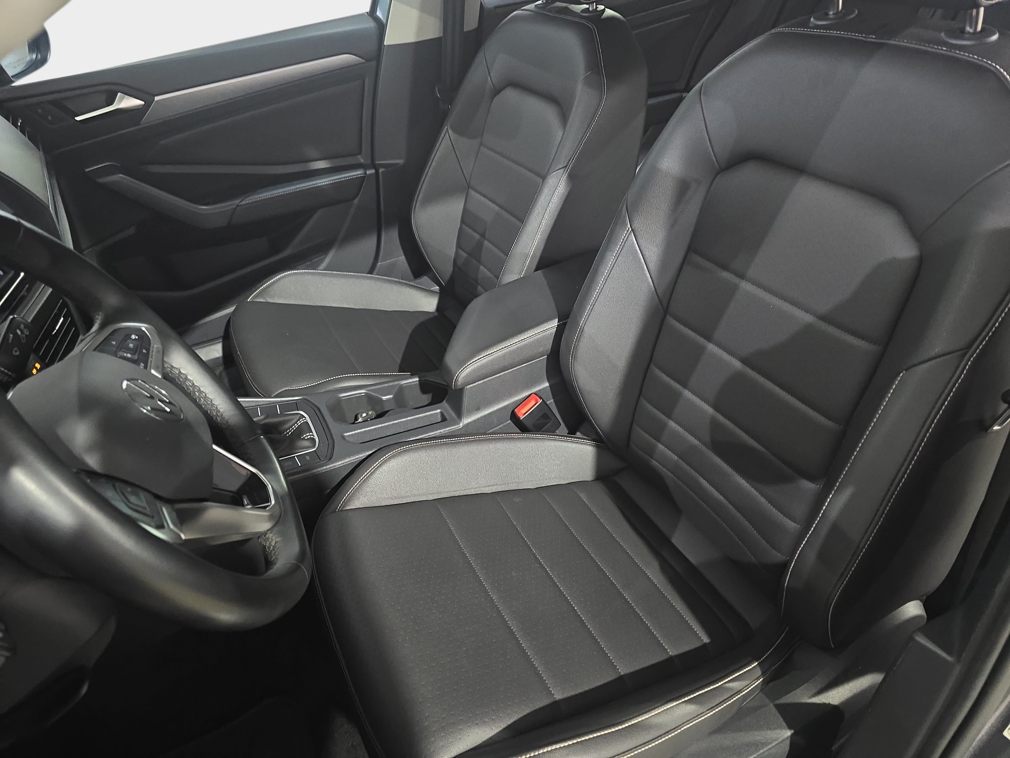 Used 2023 Volkswagen Jetta SE FWD image 12
