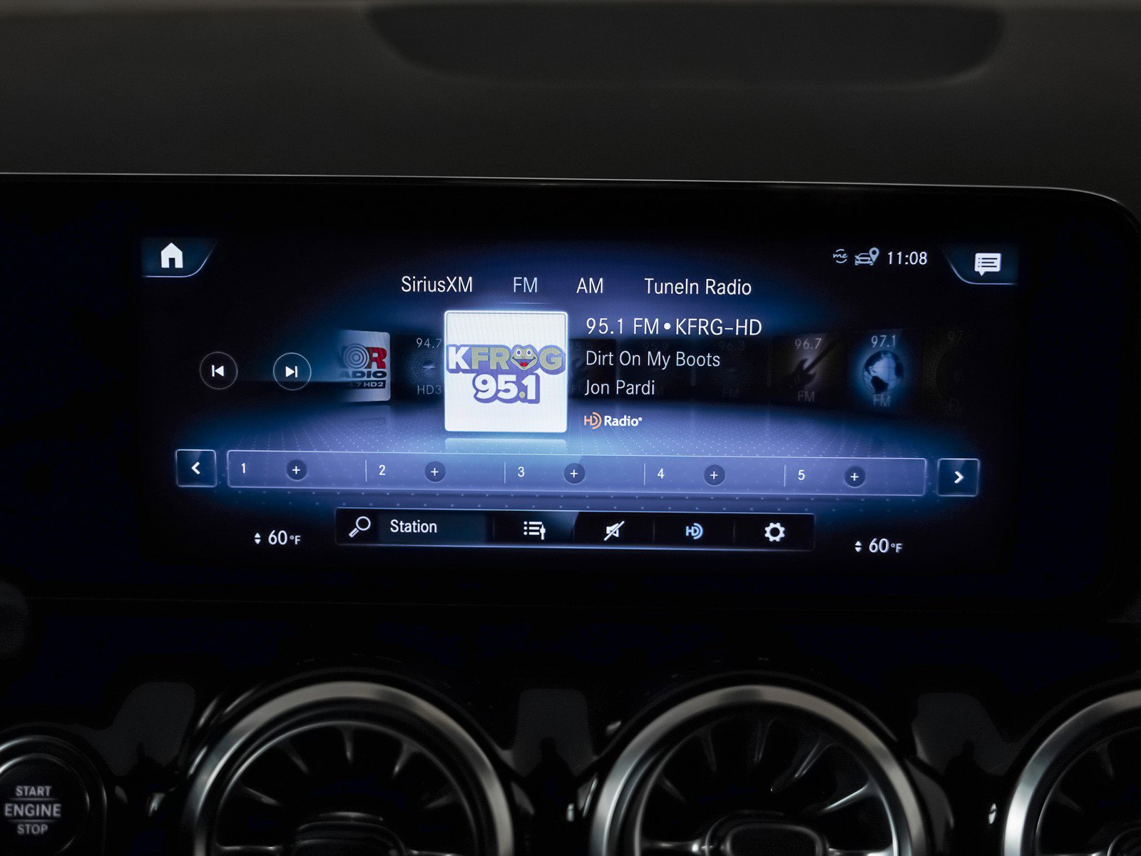 Certified 2023 Mercedes-Benz GLA 250 w/ Premium Package image 22