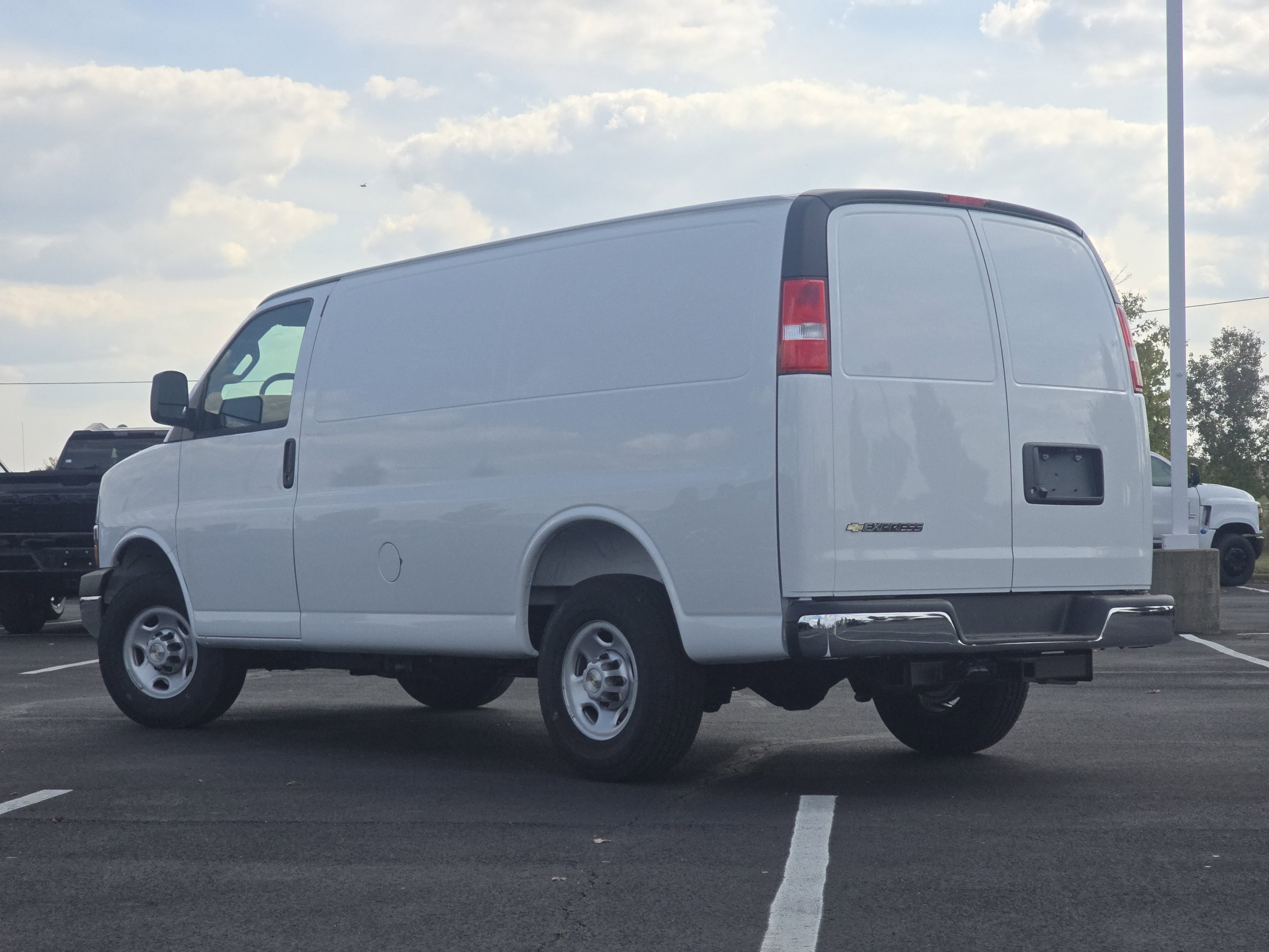 New 2025 Chevrolet Express 2500 w/ Driver Convenience Package image 10