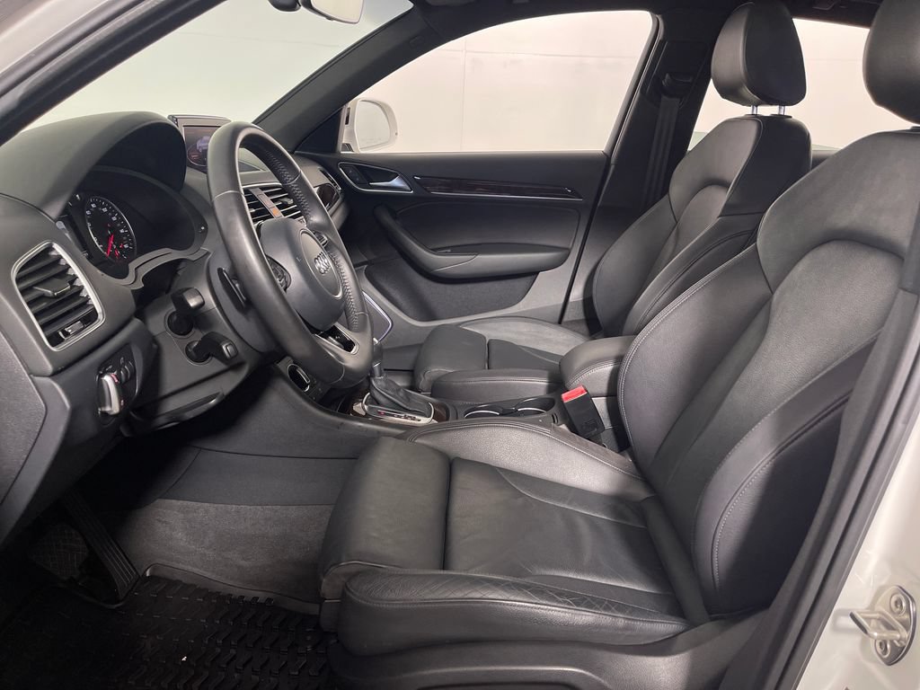 Used 2016 Audi Q3 2.0T Prestige w/ Prestige Package FWD image 12