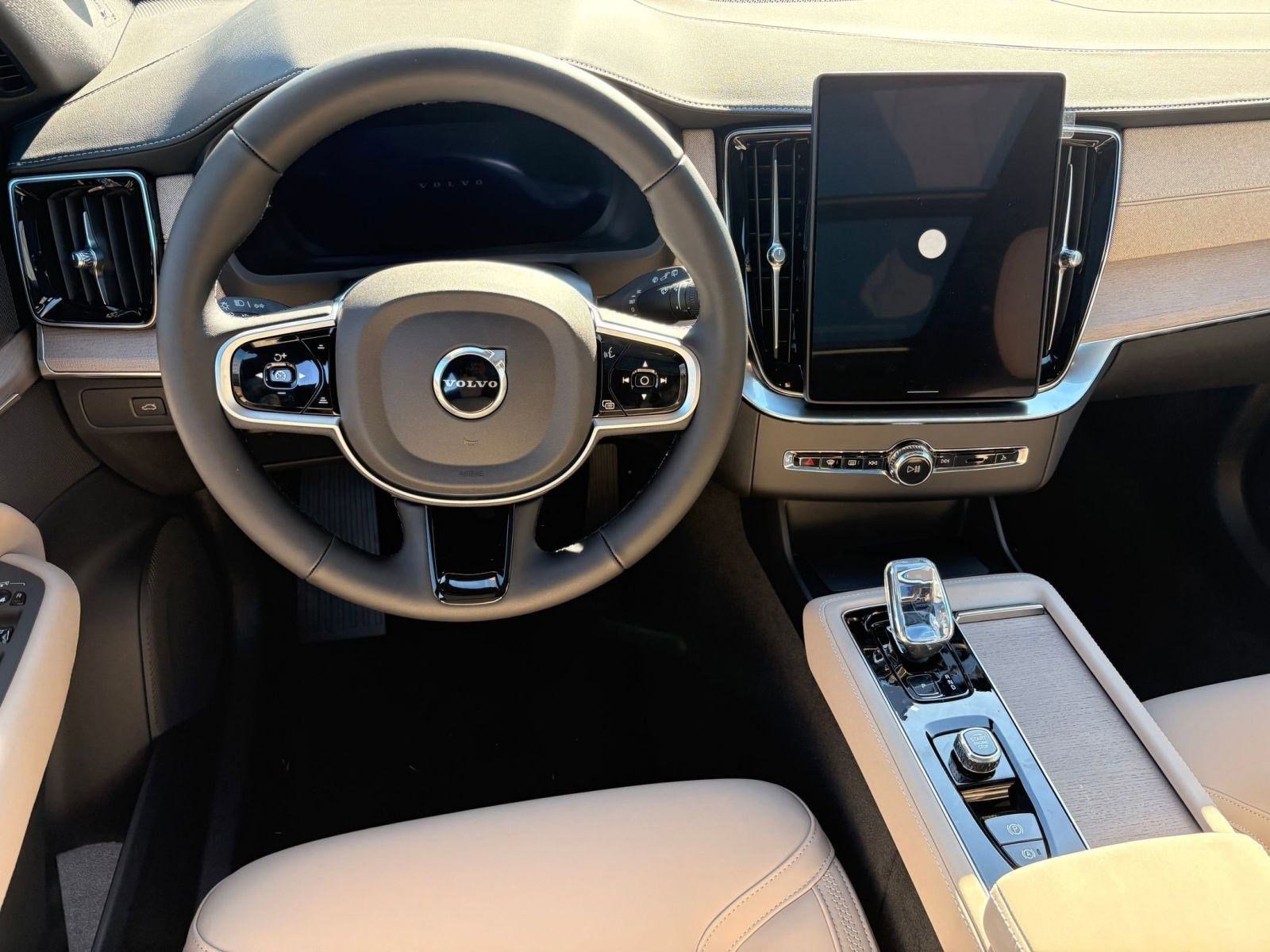 New 2026 Volvo XC90 B6 Plus w/ Protection Package image 16