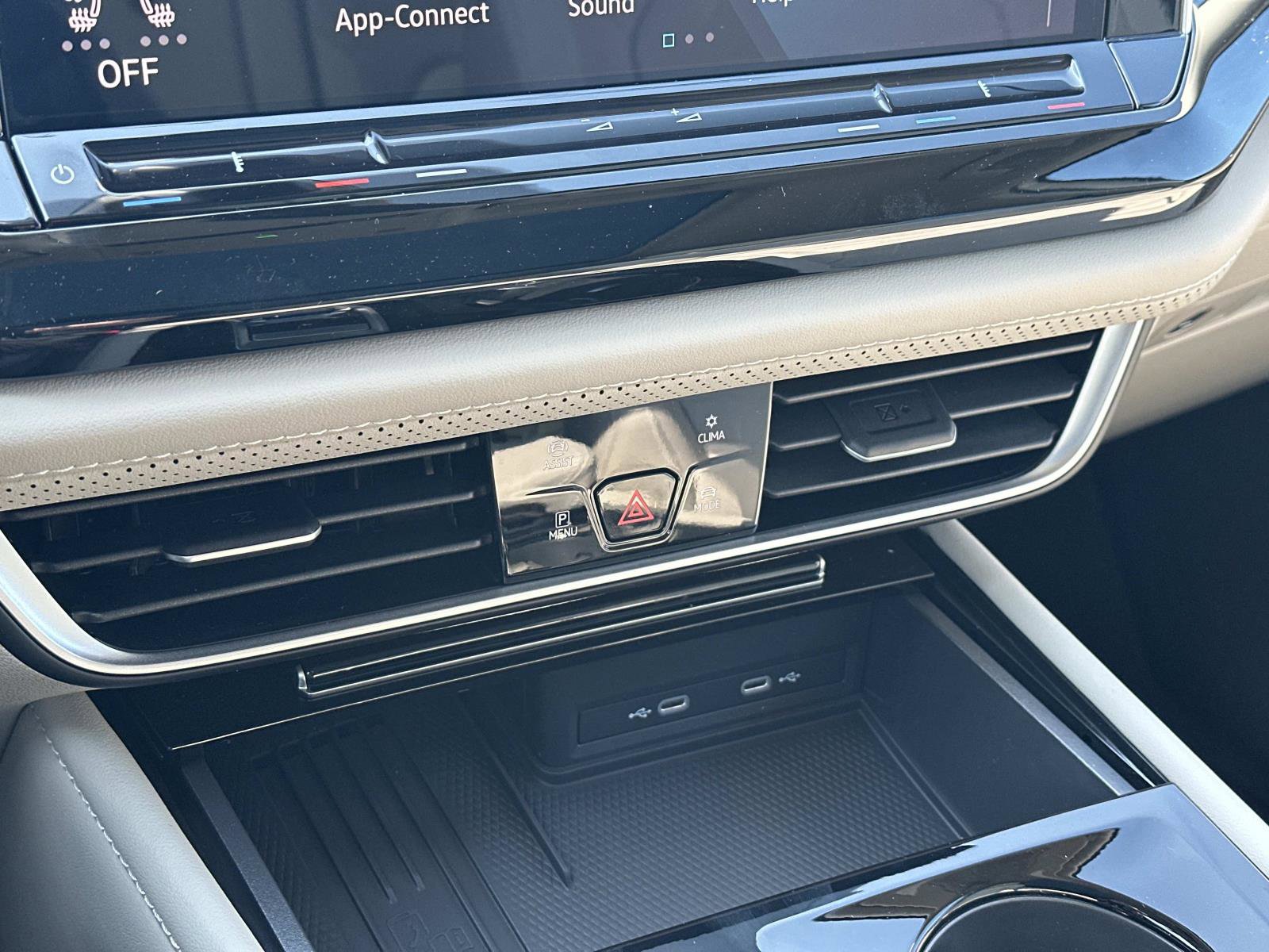 New 2026 Volkswagen Atlas SE image 31