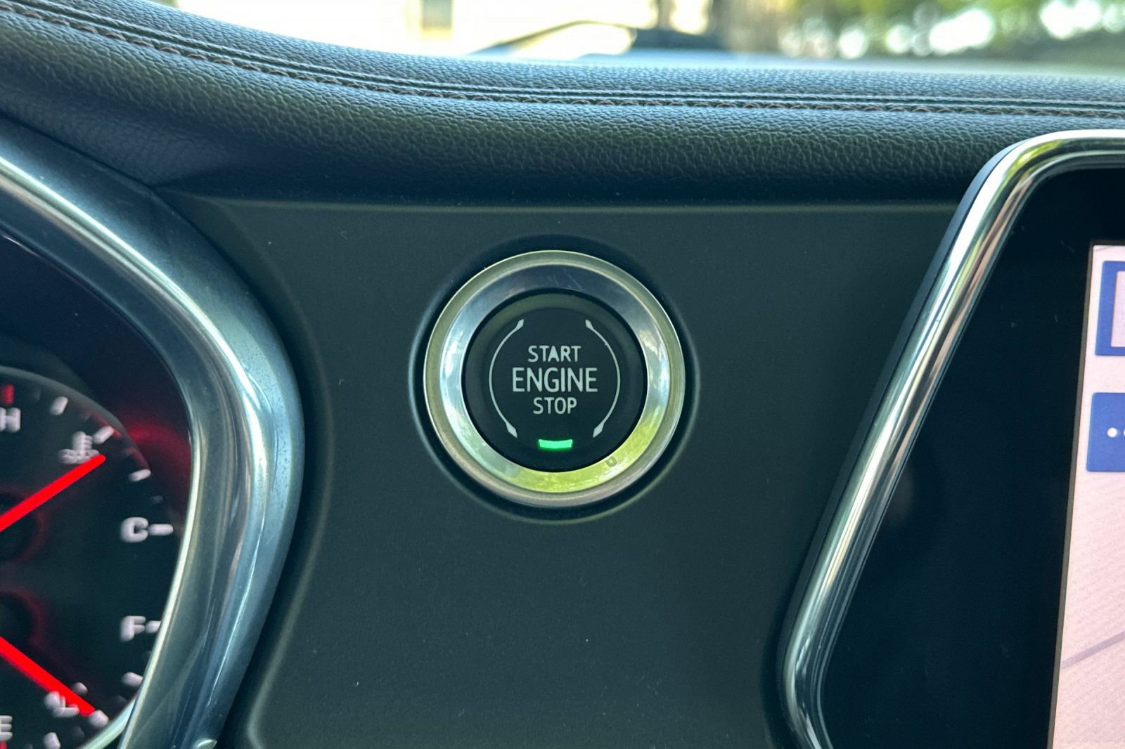 Used 2019 Chevrolet Blazer Premier w/ Sun and Wheels Package FWD image 20