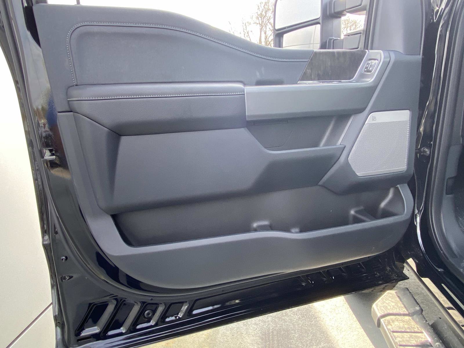 New 2026 Ford F350 Lariat w/ Black Appearance Package image 15