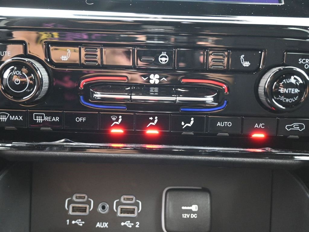 New 2025 Jeep Grand Cherokee L Laredo w/ Luxury Tech Group I image 6