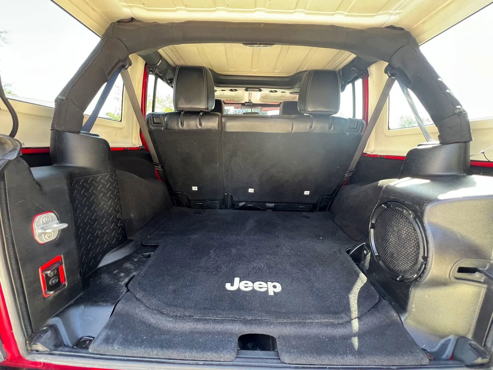 Used 2013 Jeep Wrangler Unlimited Sahara w/ Dual Top Group AWD/4WD image 11