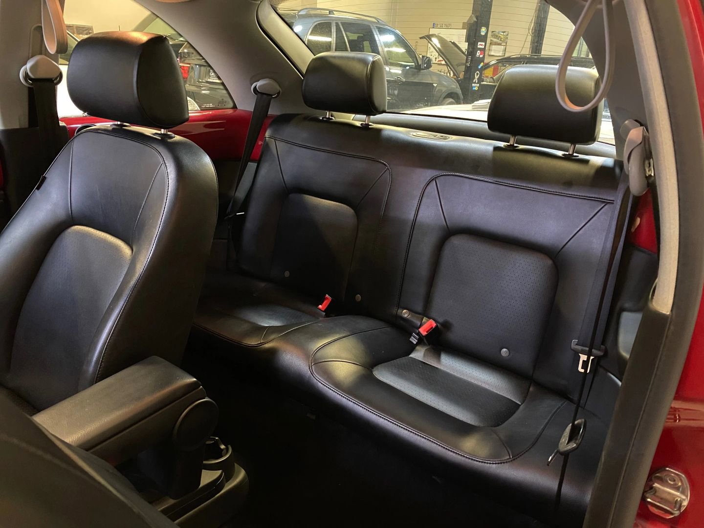 Used 2007 Volkswagen Beetle Coupe w/ Package 1 image 32