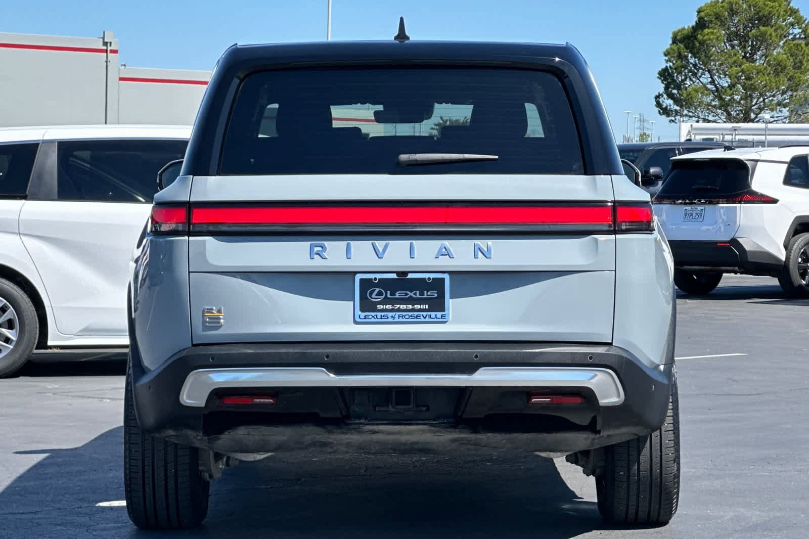 Used 2023 Rivian R1S Adventure AWD/4WD image 8