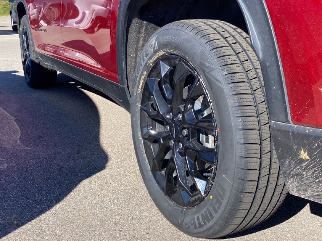 Certified 2024 Chevrolet Traverse LT w/ Midnight/Sport Edition AWD/4WD image 38