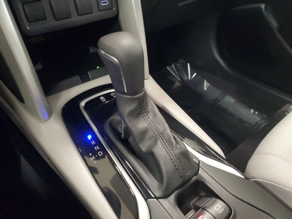 Used 2024 Toyota Corolla Cross LE image 27