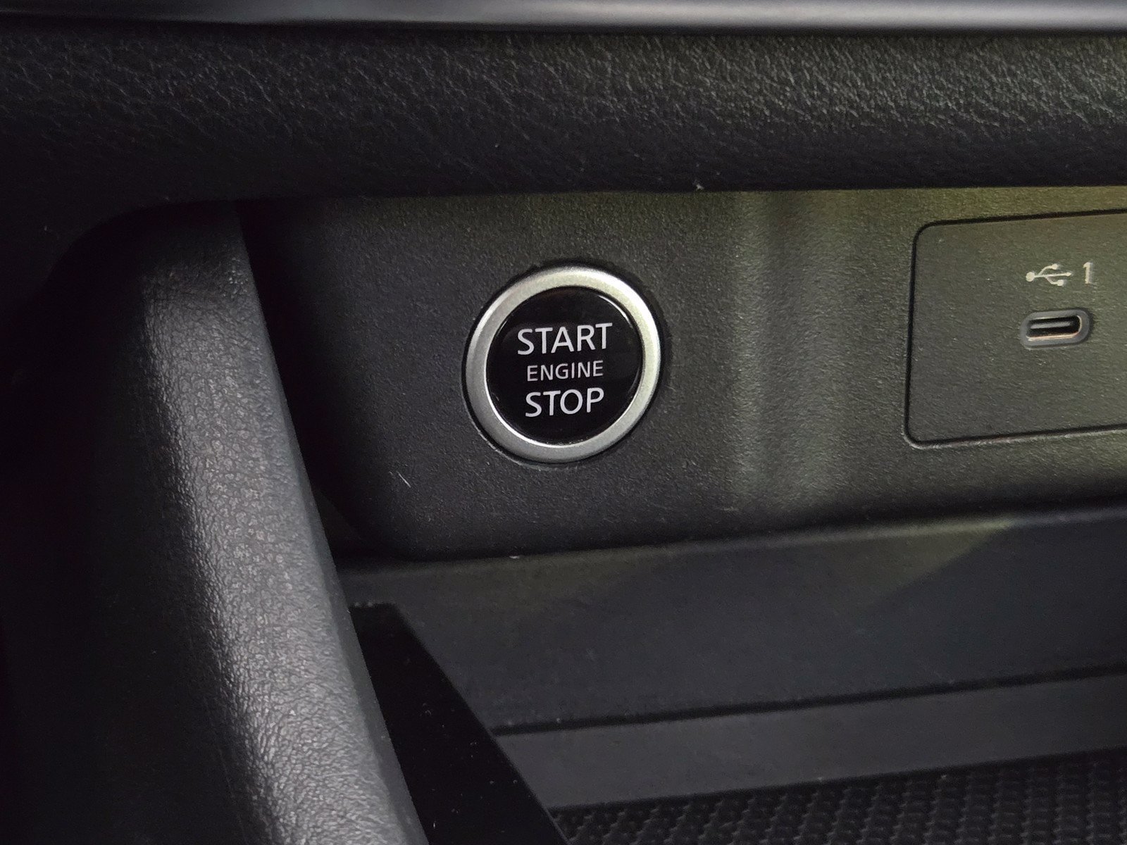Used 2021 Nissan Rogue S FWD image 18
