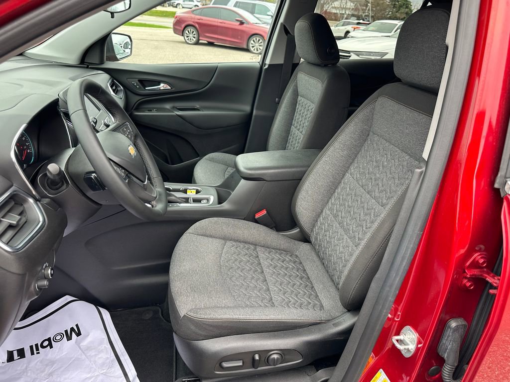 Used 2024 Chevrolet Equinox LT FWD image 15