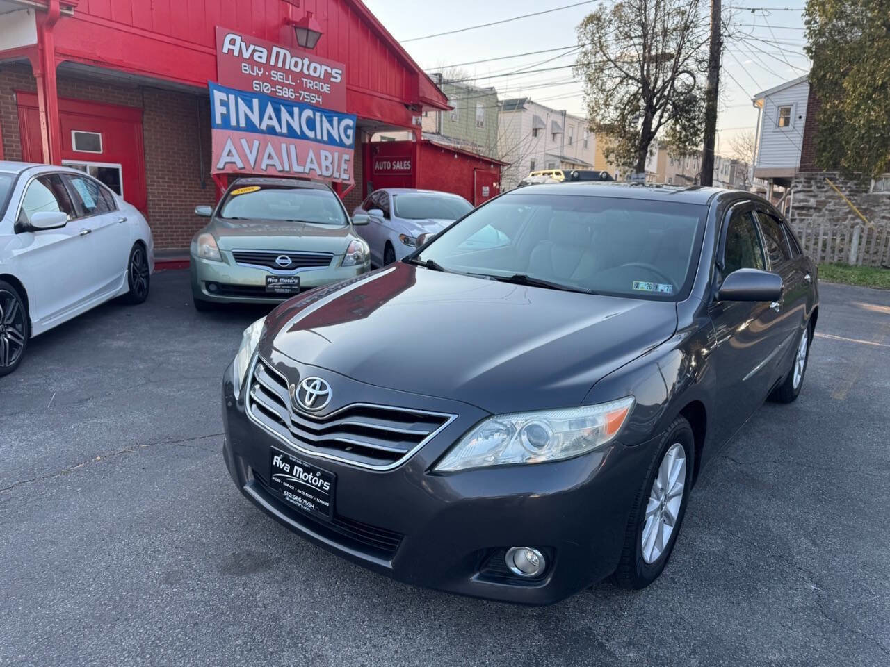 Used 2010 Toyota Camry XLE image 1