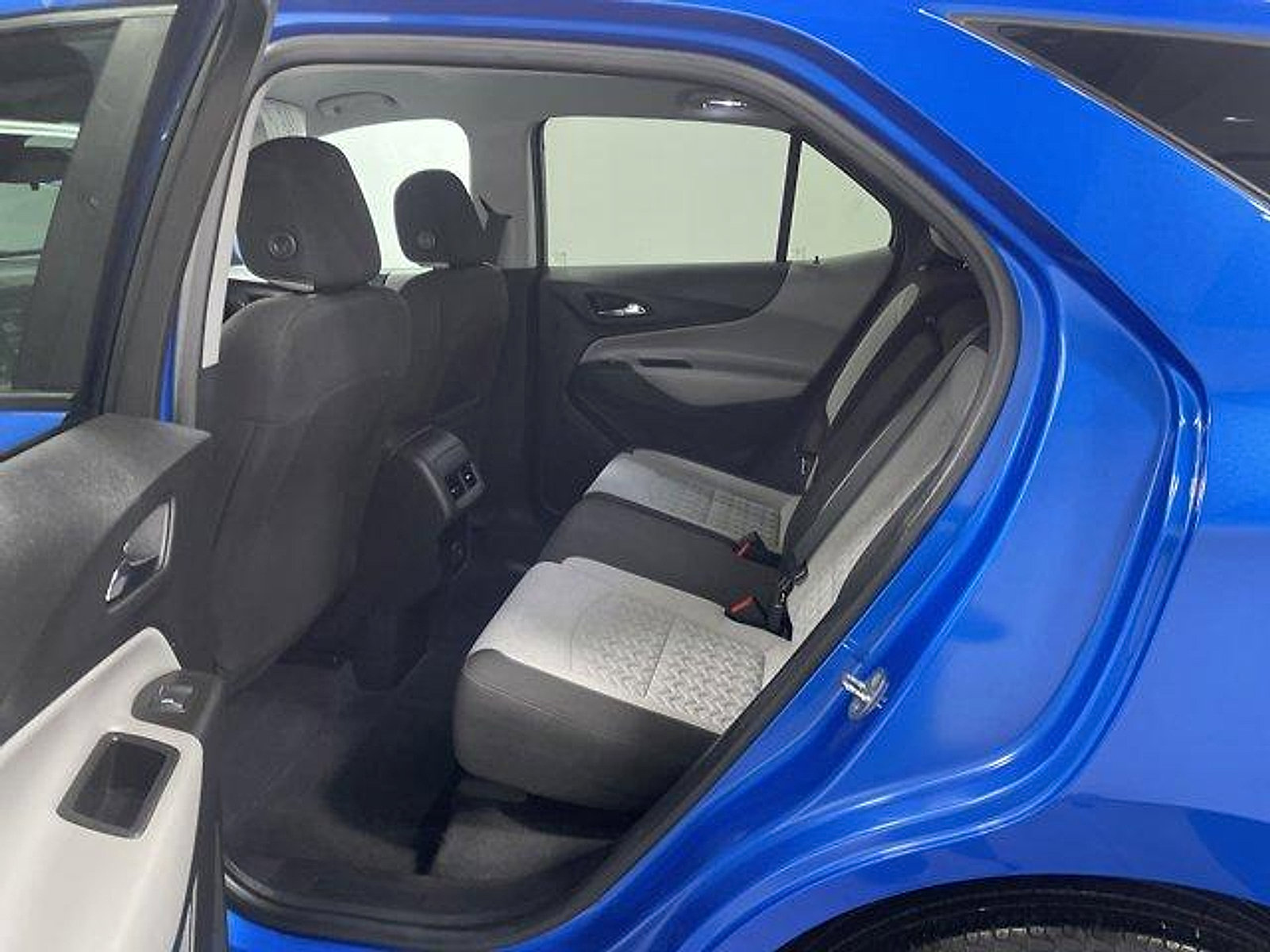 Used 2024 Chevrolet Equinox LS w/ LS Convenience Package FWD image 10