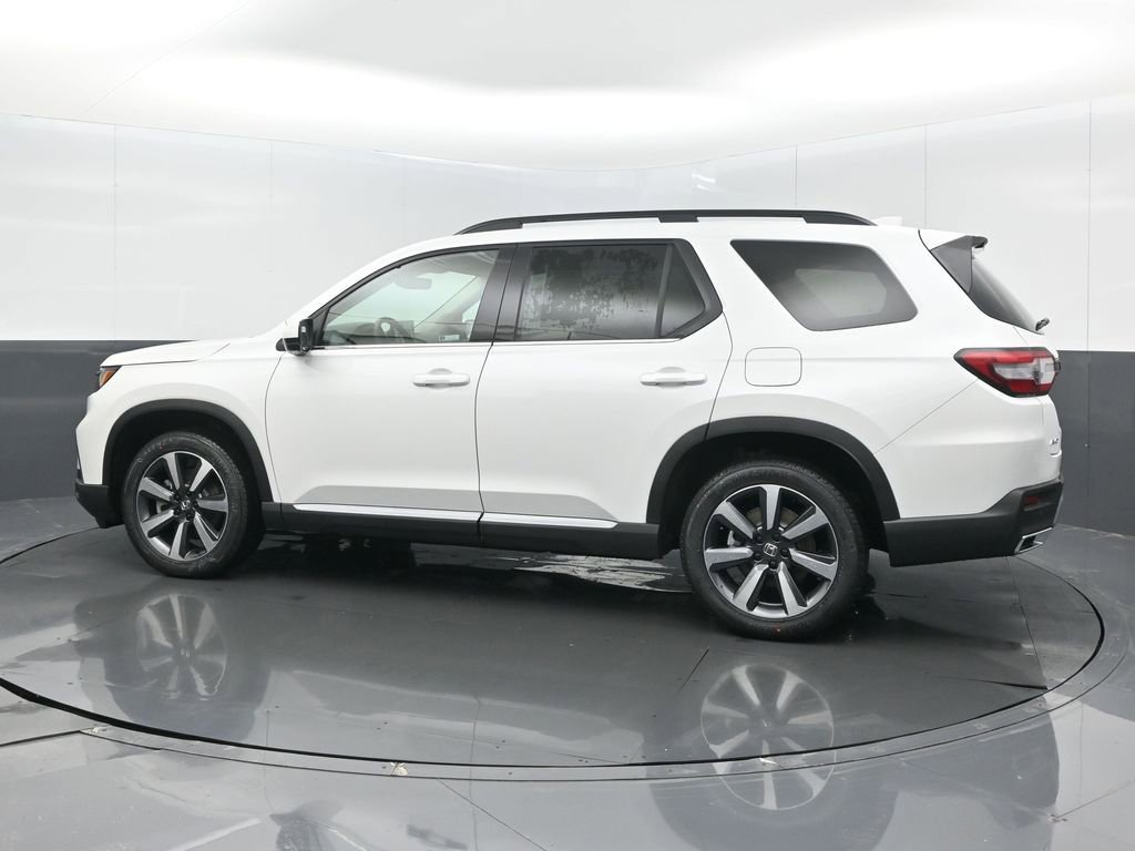 New 2025 Honda Pilot Touring image 13
