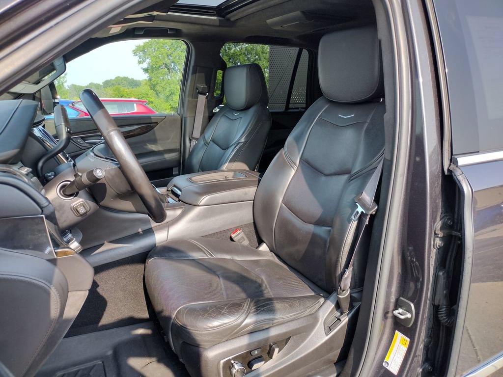 Used 2016 Cadillac Escalade Platinum AWD/4WD image 10