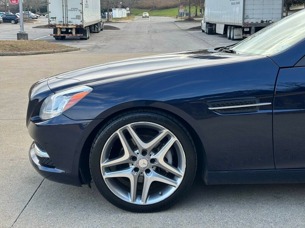 Used 2015 Mercedes-Benz SLK 250 2015 MERCEDES-BENZ SLK 250 image 34