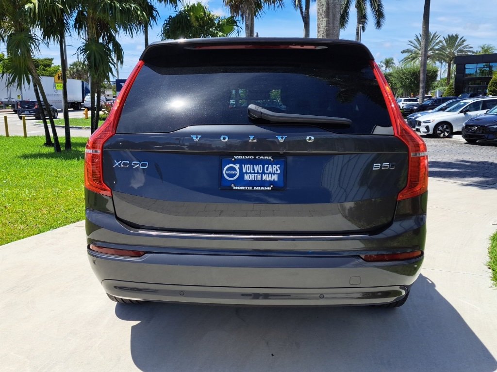 Used 2023 Volvo XC90 B5 Core w/ Protection Package Premier image 5